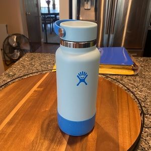 Hydro flask blue water bottle
